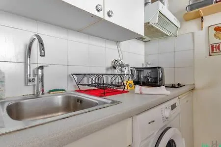 Faubourg Du Temple 2 - Ci - Pleasant, Light-filled Parisian - 2p Parigi
