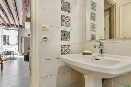 Faubourg Du Temple 2 - Ci - Pleasant, Light-filled Parisian - 2p * Parigi